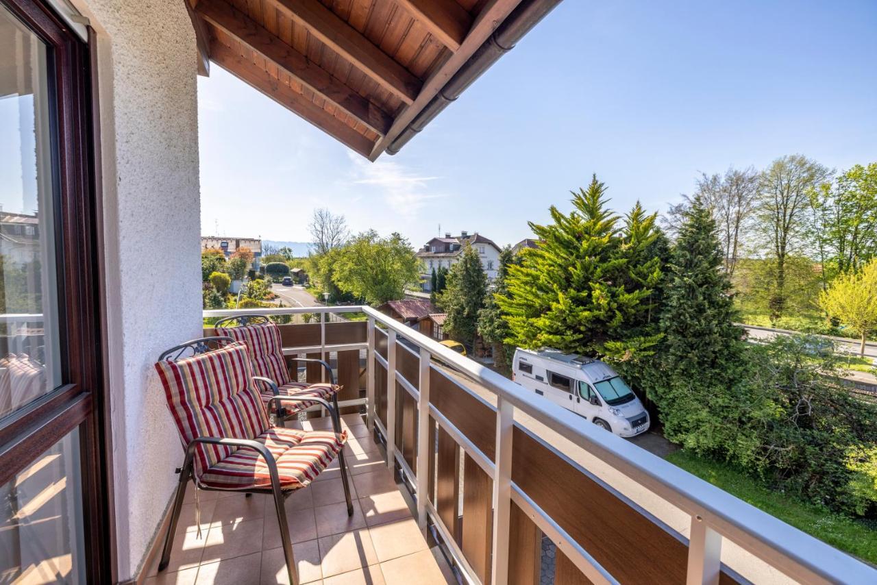 Ferienwohnung Seeblick Mit Blick Auf Die Alpen Wasserburg Bagian luar foto