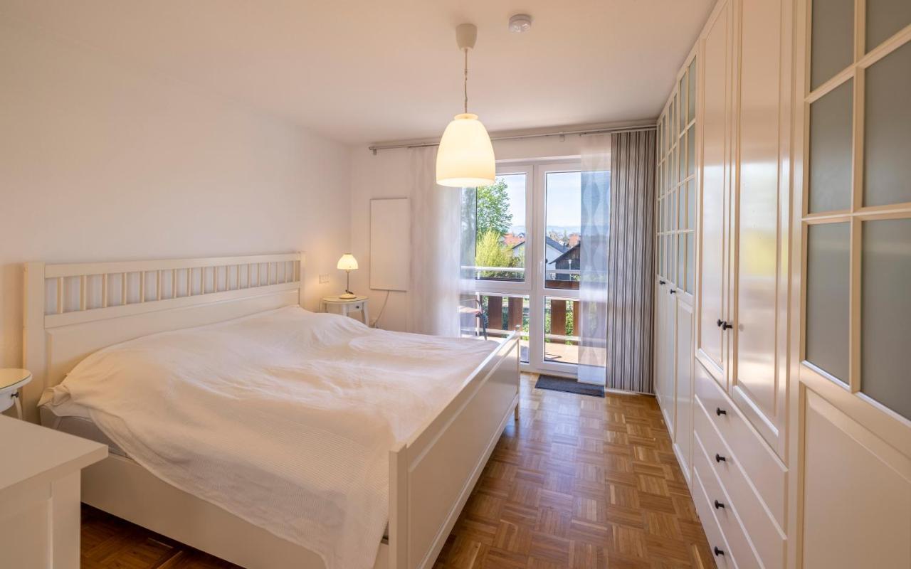 Ferienwohnung Seeblick Mit Blick Auf Die Alpen Wasserburg Bagian luar foto
